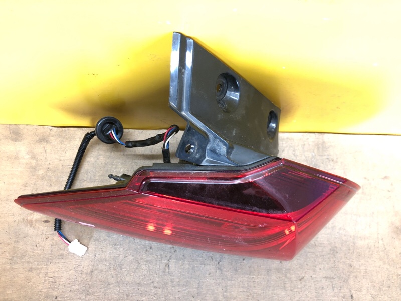 Фонарь наружный левый X-TRAIL/ROGUE T32 13-20 Фонарь наружный левый X-TRAIL/ROGUE T32 13-20