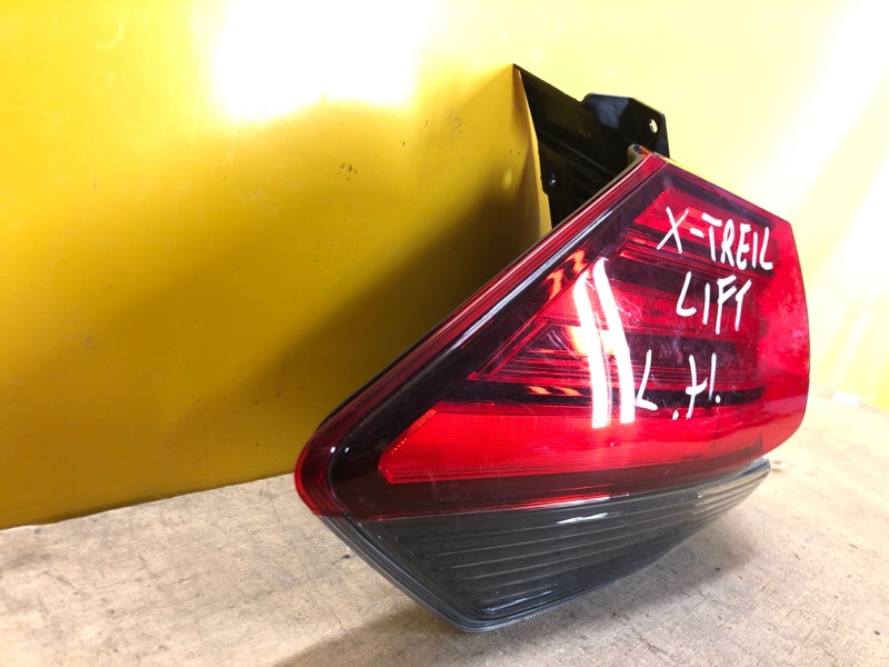 Фонарь наружный левый NISSAN X-TRAIL/ROGUE T32 13-20 Фонарь наружный левый NISSAN X-TRAIL/ROGUE T32 13-20