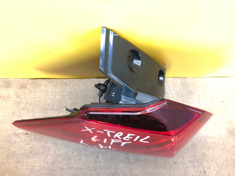 Фонарь наружный левый X-TRAIL/ROGUE T32 13-20 Фонарь наружный левый X-TRAIL/ROGUE T32 13-20