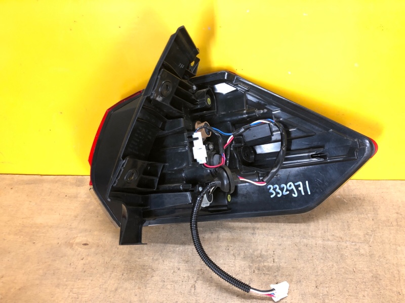 Фонарь наружный левый X-TRAIL/ROGUE T32 13-20 Фонарь наружный левый X-TRAIL/ROGUE T32 13-20