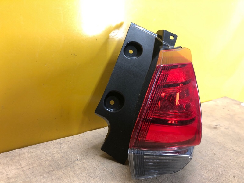 Фонарь наружный правый NISSAN X-TRAIL/ROGUE T32 13-20 Фонарь наружный правый NISSAN X-TRAIL/ROGUE T32 13-20