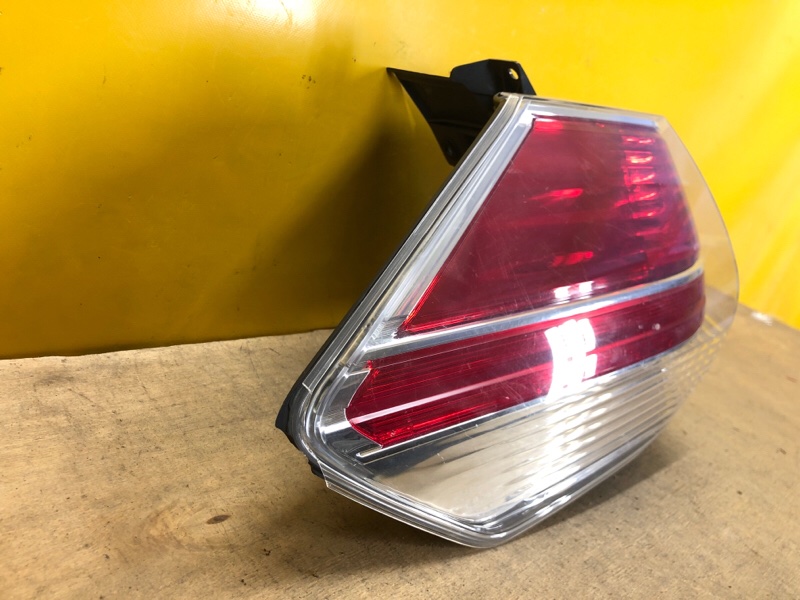 Фонарь наружный левый NISSAN X-TRAIL/ROGUE T32 13-20 Фонарь наружный левый NISSAN X-TRAIL/ROGUE T32 13-20