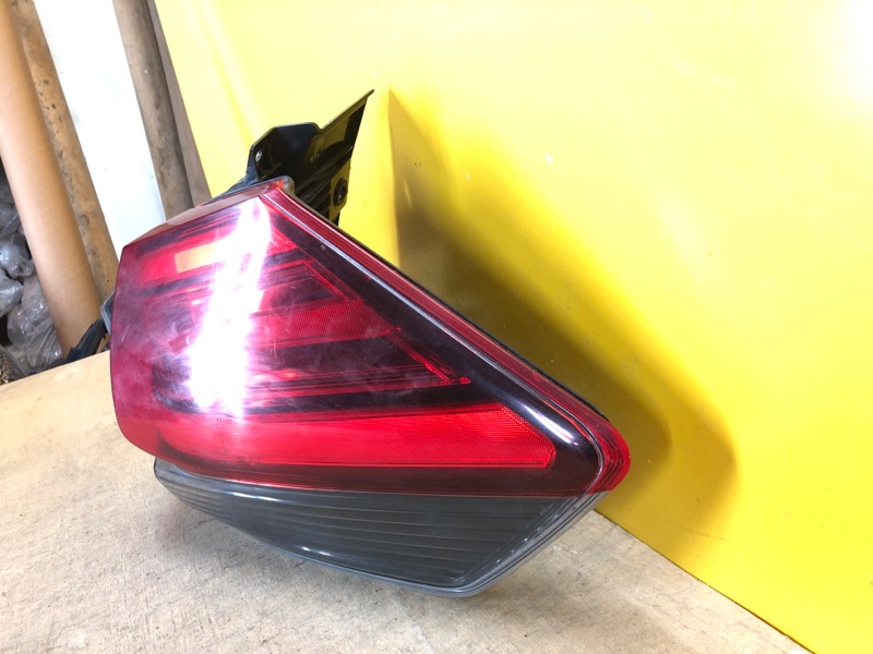 Фонарь наружный правый X-TRAIL/ROGUE T32 13-20 Фонарь наружный правый X-TRAIL/ROGUE T32 13-20