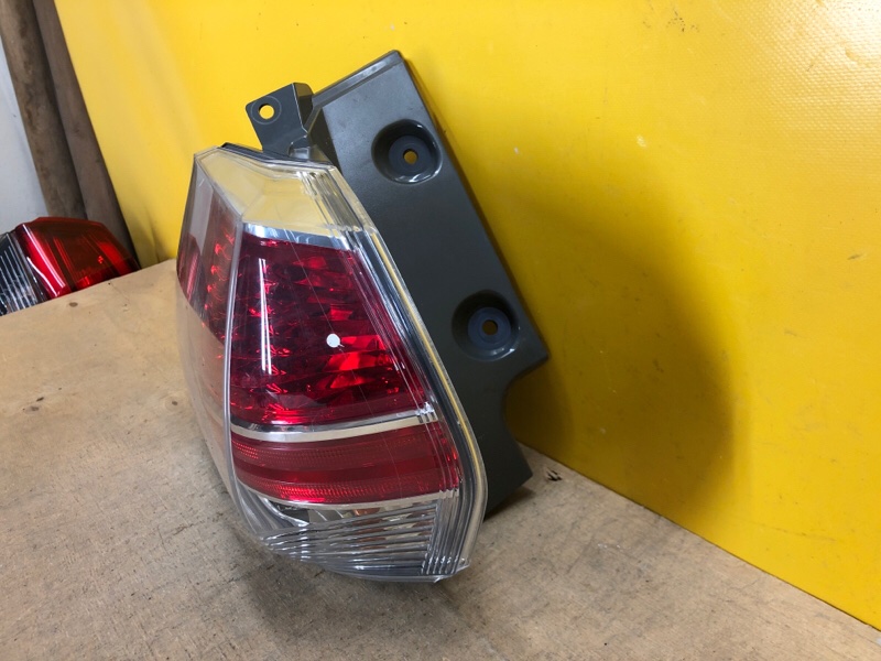 Фонарь наружный левый X-TRAIL/ROGUE T32 13-20 Фонарь наружный левый X-TRAIL/ROGUE T32 13-20