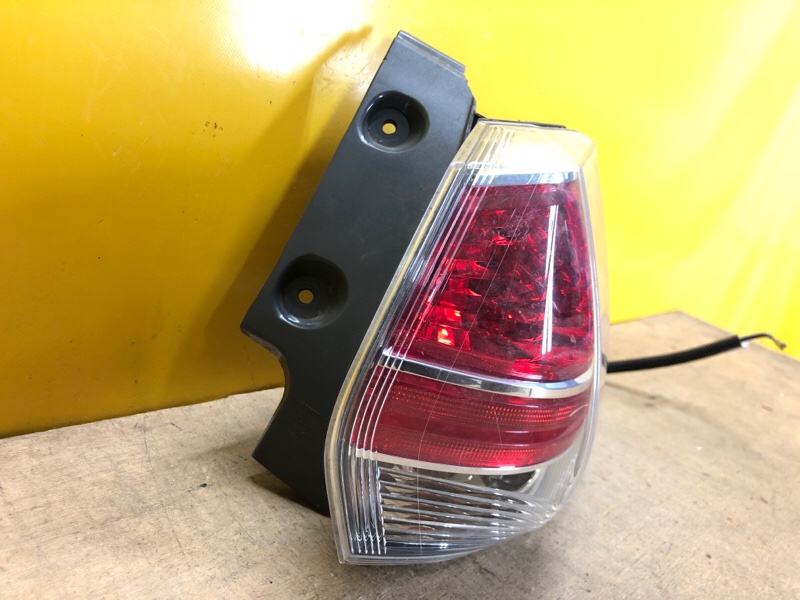 Фонарь наружный правый NISSAN X-TRAIL/ROGUE T32 13-20 Фонарь наружный правый NISSAN X-TRAIL/ROGUE T32 13-20