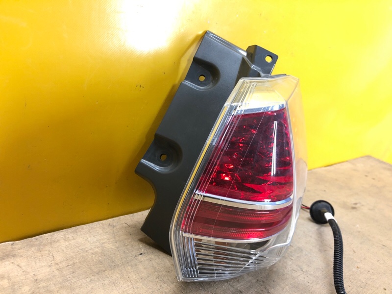 Фонарь наружный правый NISSAN X-TRAIL/ROGUE T32 13-20 Фонарь наружный правый NISSAN X-TRAIL/ROGUE T32 13-20
