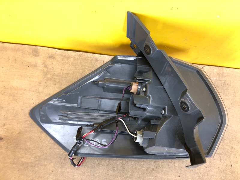 Фонарь наружный правый X-TRAIL/ROGUE T32 13-20 Фонарь наружный правый X-TRAIL/ROGUE T32 13-20