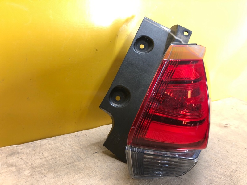 Фонарь наружный правый NISSAN X-TRAIL/ROGUE T32 13-20 Фонарь наружный правый NISSAN X-TRAIL/ROGUE T32 13-20