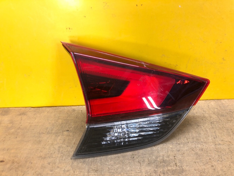 Запчасть фонарь внутренний левый NISSAN X-TRAIL/ROGUE T32 13-20 26555-6FL5A Б/У Фонарь внутренний левый NISSAN X-TRAIL/ROGUE T32 13-20 26555-6FL5A Б/У