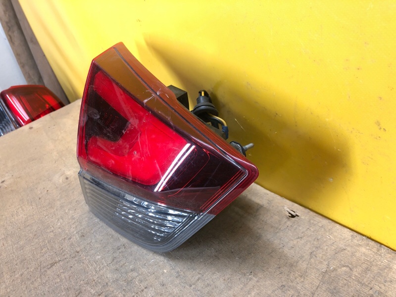 Фонарь внутренний левый X-TRAIL/ROGUE T32 13-20 Фонарь внутренний левый X-TRAIL/ROGUE T32 13-20