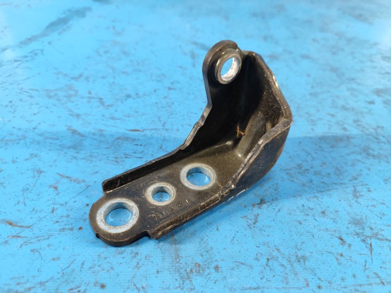 Петля двери передняя левая MUSTANG 15- 2017 3.7 C37PDED Петля двери передняя левая MUSTANG 15- 2017 3.7 C37PDED