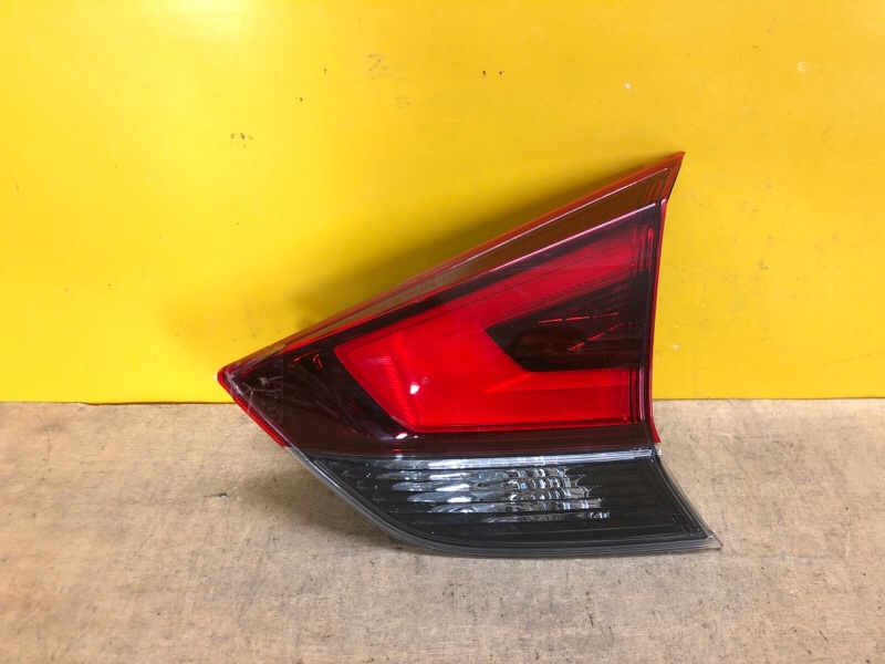 Фонарь внутренний правый NISSAN X-TRAIL/ROGUE T32 13-20 26550-6FL5A Б/У