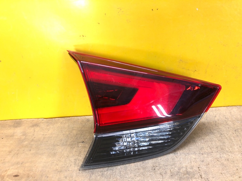 Запчасть фонарь внутренний левый NISSAN X-TRAIL/ROGUE T32 13-20 26555-6FL5A Б/У Фонарь внутренний левый NISSAN X-TRAIL/ROGUE T32 13-20 26555-6FL5A Б/У