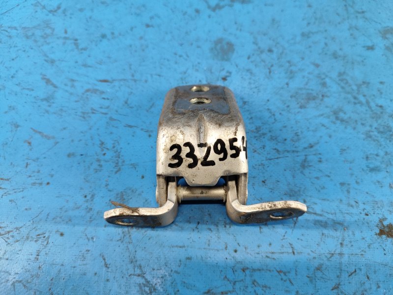 Петля двери верхняя передняя правая NISSAN LEAF 10-17 82421-3NA0A Б/У