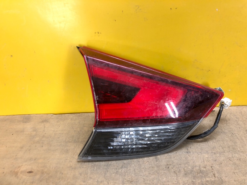 Фонарь внутренний левый NISSAN X-TRAIL/ROGUE T32 13-20 26555-6FL5A Б/У