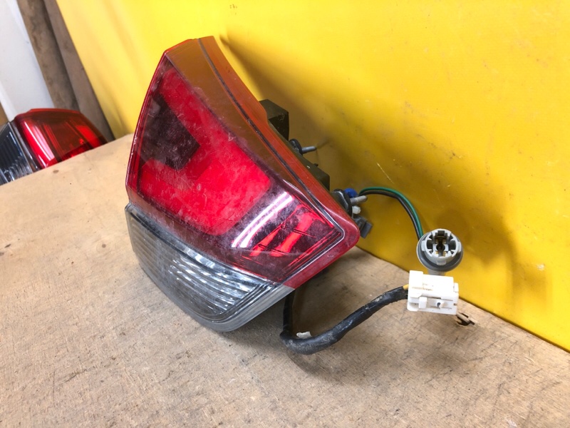 Фонарь внутренний левый X-TRAIL/ROGUE T32 13-20