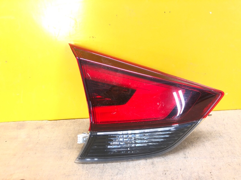 Запчасть фонарь внутренний левый NISSAN X-TRAIL/ROGUE T32 13-20 26555-6FL5A Б/У Фонарь внутренний левый NISSAN X-TRAIL/ROGUE T32 13-20 26555-6FL5A Б/У