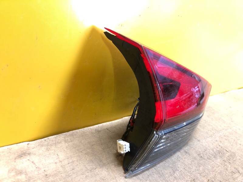 Фонарь внутренний левый NISSAN X-TRAIL/ROGUE T32 13-20 Фонарь внутренний левый NISSAN X-TRAIL/ROGUE T32 13-20