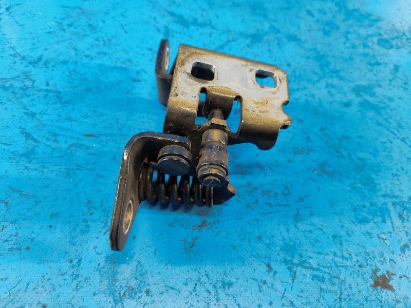 Петля двери верхняя передняя левая CHRYSLER SEBRING 06-10