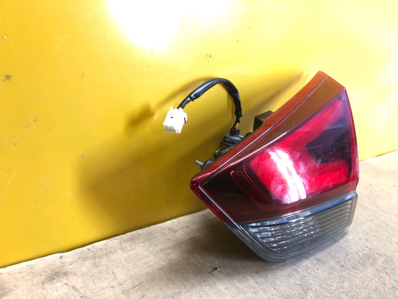 Фонарь внутренний правый NISSAN X-TRAIL/ROGUE T32 13-20 Фонарь внутренний правый NISSAN X-TRAIL/ROGUE T32 13-20