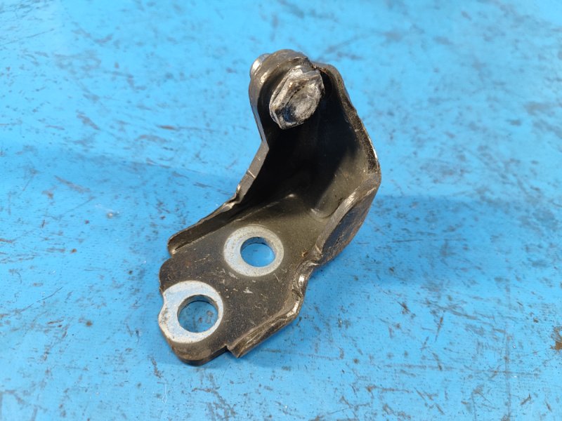 Петля двери передняя левая MUSTANG 15- 2017 3.7 C37PDED Петля двери передняя левая MUSTANG 15- 2017 3.7 C37PDED