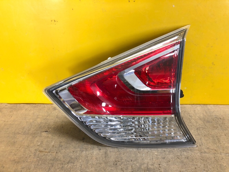 Фонарь внутренний правый NISSAN X-TRAIL/ROGUE T32 13-20 26550-4BA1A Б/У