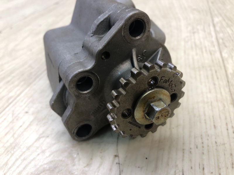 Масляный насос FOCUS 10-18 2015 CB8 2.0 XQDA