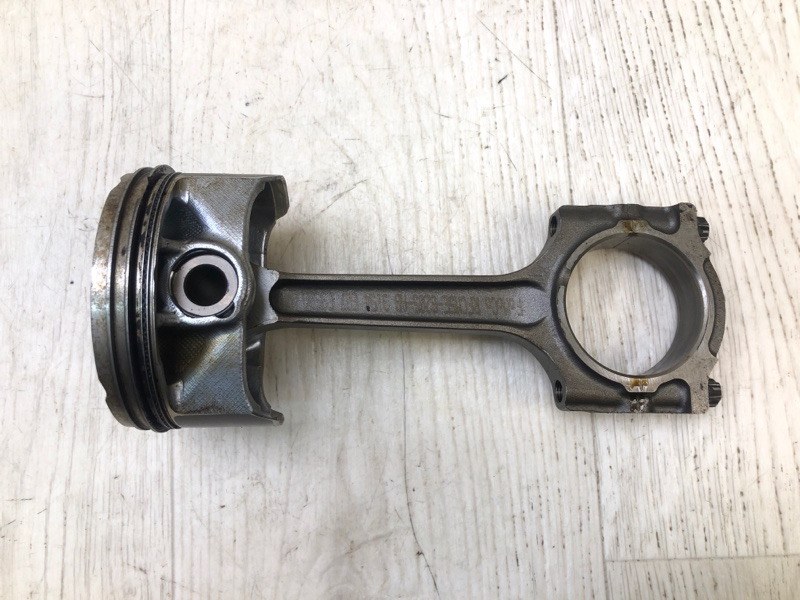 Поршень FORD FOCUS 10-18 CB8 2.0 XQDA