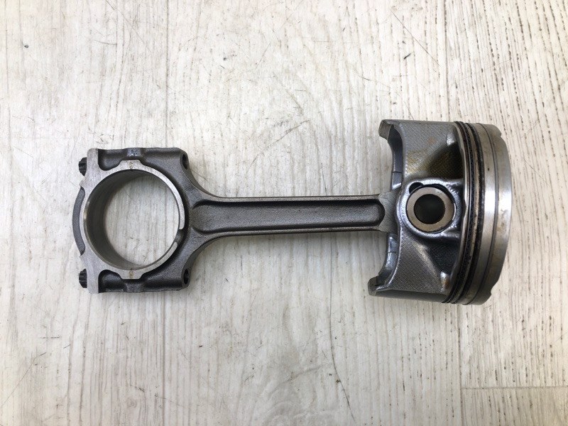 Поршень FOCUS 10-18 2015 CB8 2.0 XQDA