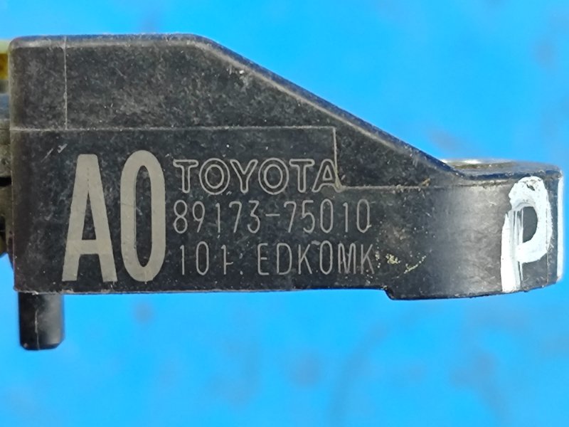 Датчик удара передний TOYOTA PRIUS - 30 09-17 ZVW30 1.8 2ZRFXE