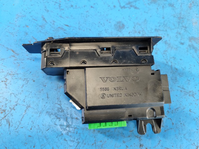 Кнопка стеклоподъемника передняя правая S60 00-09