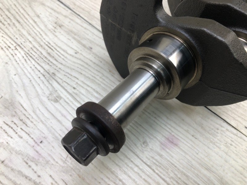 Коленвал FOCUS 10-18 2015 CB8 2.0 XQDA