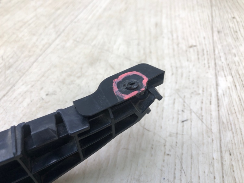 Кронштейн переднего бампера левый MDX (YD3) 13-21