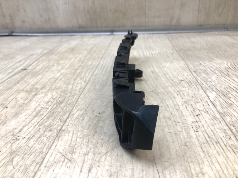 Кронштейн переднего бампера правый MDX (YD3) 13-21