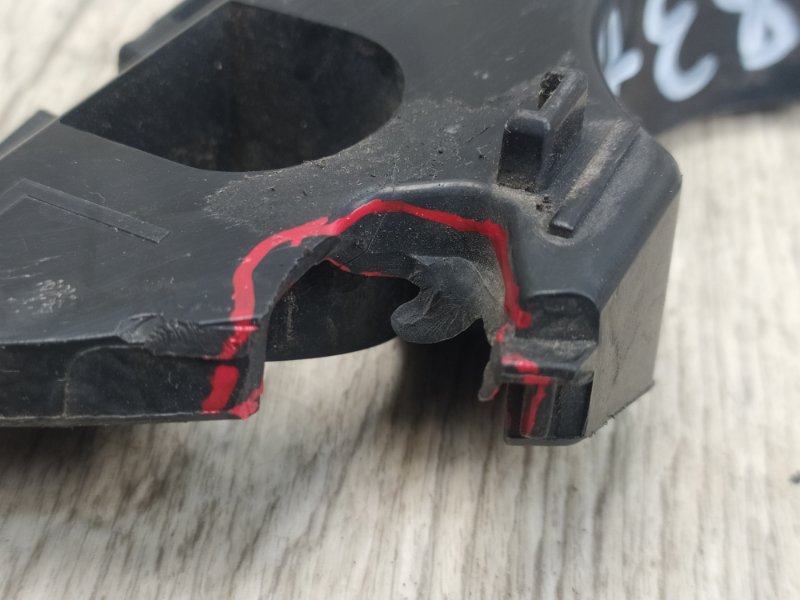 Кронштейн переднего бампера (на крыле) левый PASSAT CC 12-18 2013 Седан 2.0 CBFA