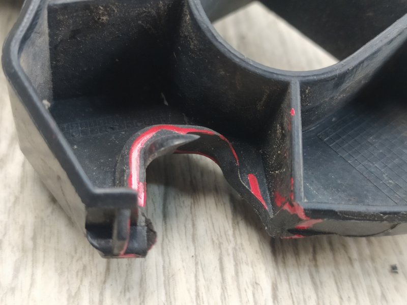 Кронштейн переднего бампера (на крыле) левый PASSAT CC 12-18 2013 Седан 2.0 CBFA