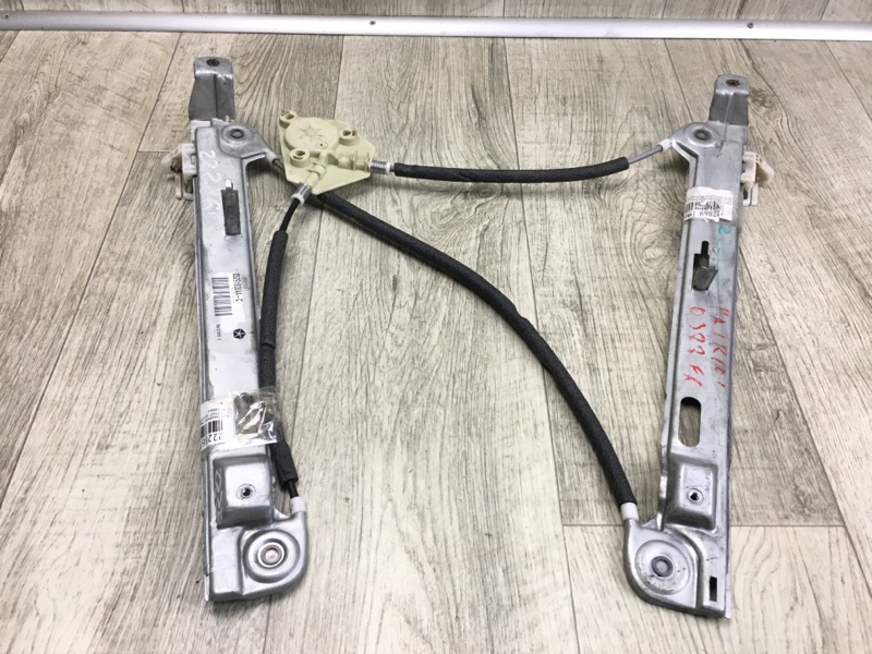 Запчасть стеклоподъемник передний правый JEEP PATRIOT 10-17 2015 MK74 2.4 ED3 68025466AA Б/У Стеклоподъемник передний правый JEEP PATRIOT 10-17 2015 MK74 2.4 ED3 68025466AA Б/У