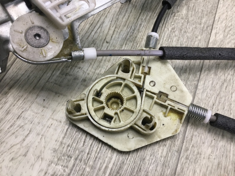 Стеклоподъемник передний правый JEEP PATRIOT 10-17 MK74 2.4 ED3 Стеклоподъемник передний правый JEEP PATRIOT 10-17 MK74 2.4 ED3