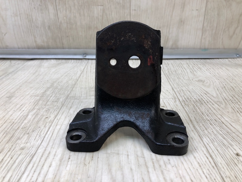 Кронштейн двигателя правый TOYOTA LAND CRUISER PRADO 120 02-09 3.0 1KDFTV 1231130060 Б/У