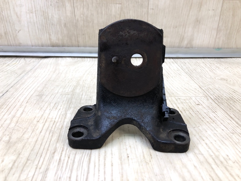 Запчасть кронштейн двигателя левый TOYOTA LAND CRUISER PRADO 120 02-09 3.0 1KDFTV 1231130060 Б/У Кронштейн двигателя левый TOYOTA LAND CRUISER PRADO 120 02-09 3.0 1KDFTV 1231130060 Б/У