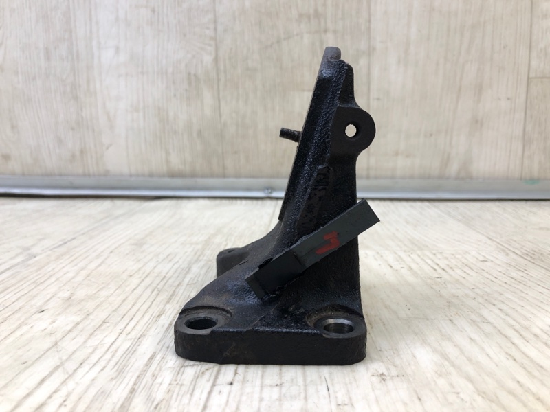 Кронштейн двигателя левый TOYOTA LAND CRUISER PRADO 120 02-09 3.0 1KDFTV Кронштейн двигателя левый TOYOTA LAND CRUISER PRADO 120 02-09 3.0 1KDFTV