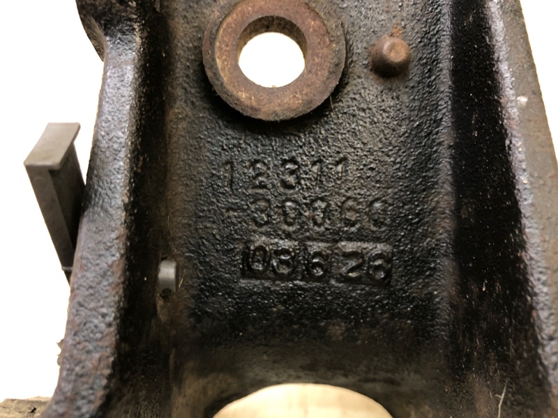 Кронштейн двигателя левый LAND CRUISER PRADO 120 02-09 3.0 1KDFTV Кронштейн двигателя левый LAND CRUISER PRADO 120 02-09 3.0 1KDFTV