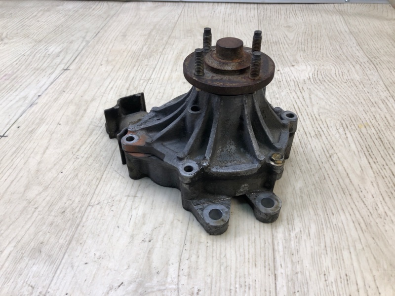 Запчасть помпа TOYOTA LAND CRUISER PRADO 120 02-09 3.0 1KDFTV 1611069045 Б/У Помпа TOYOTA LAND CRUISER PRADO 120 02-09 3.0 1KDFTV 1611069045 Б/У