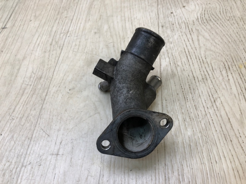 Тройник системы охлаждения LAND CRUISER PRADO 120 02-09 3.0 1KDFTV