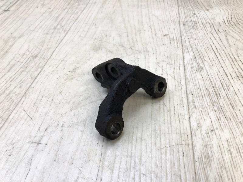 Кронштейн TOYOTA LAND CRUISER PRADO 120 02-09 3.0 1KDFTV 2562530010 Б/У