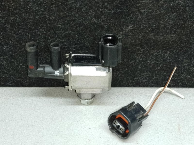 Клапан электромагнитный (вакуумный) MITSUBISHI OUTLANDER XL 05-13 2007 Внедорожник 3.0 MR988075 Б/У