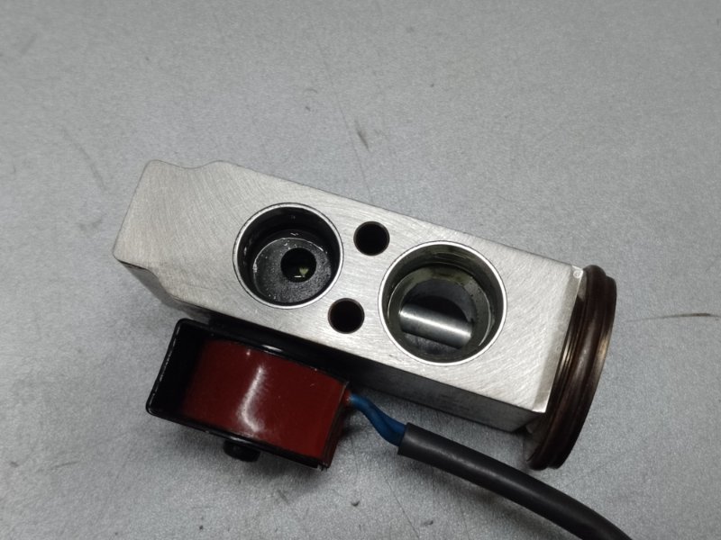 Клапан кондиционера задний LS430 00-06