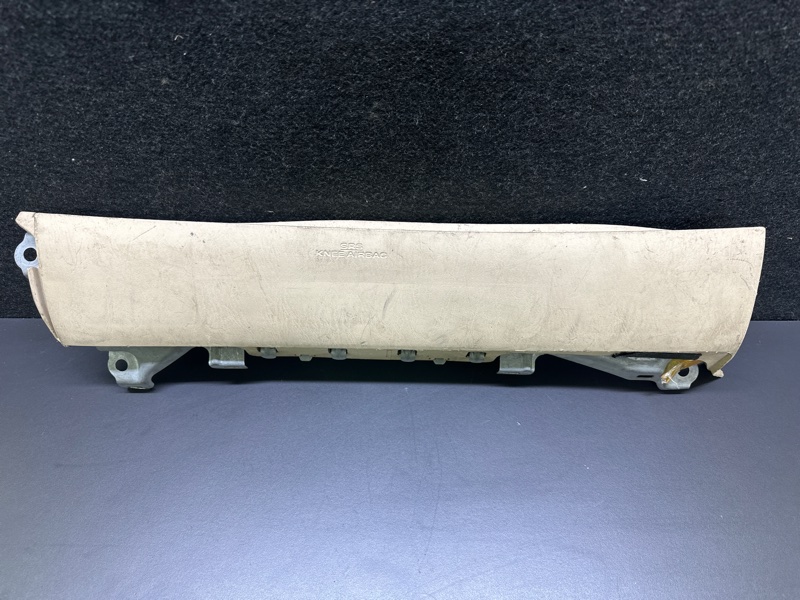 Подушка безопасности в колени передняя правая GS350 GS300 05-11