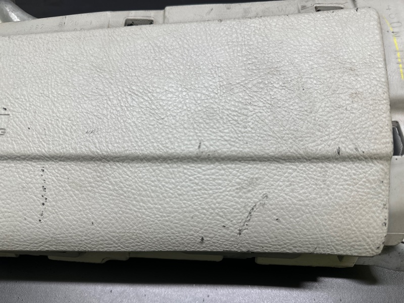 Подушка безопасности в колени передняя левая RX300/330/350/400 03-09