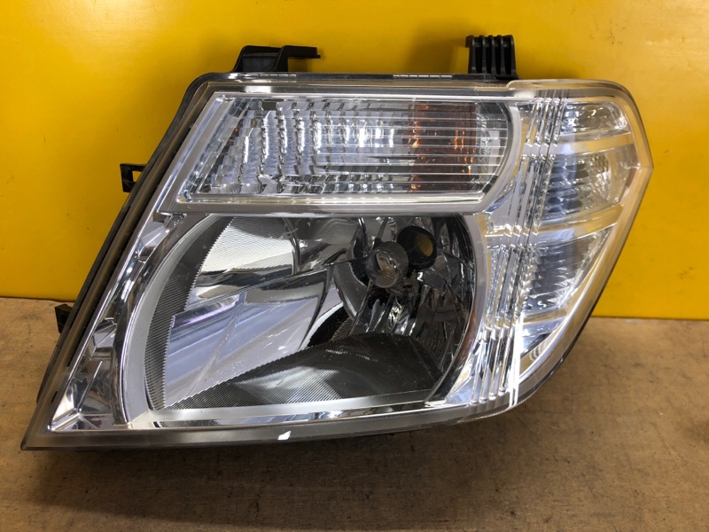 Фара левая NISSAN PATHFINDER R51 04-14 260605X10B Б/У